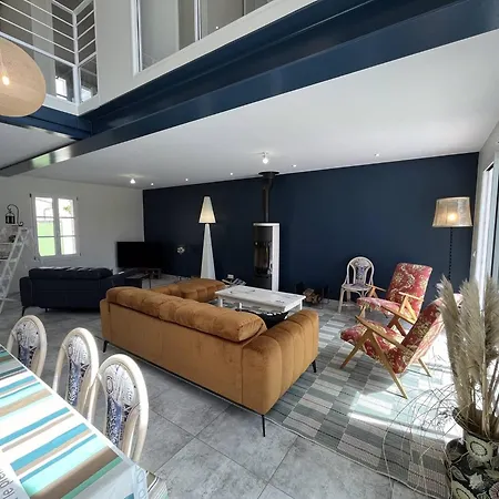 La L Olivier Villa *